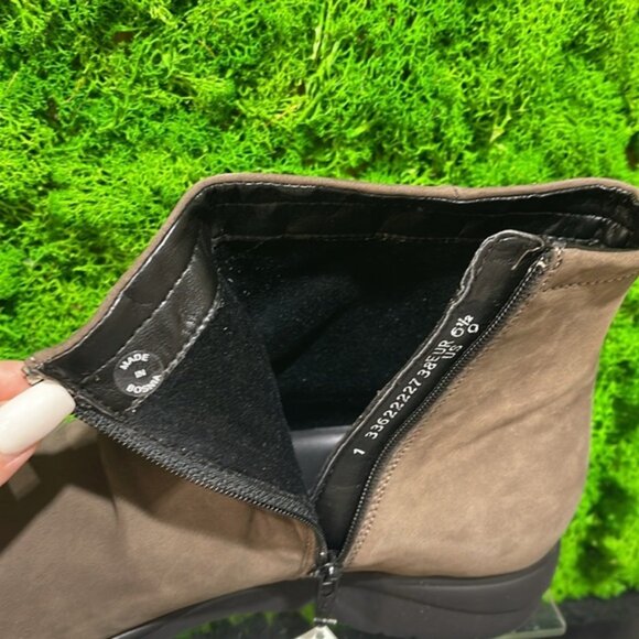 Mephisto Rezia Women's Ankle Boot - Picture 7 of 8